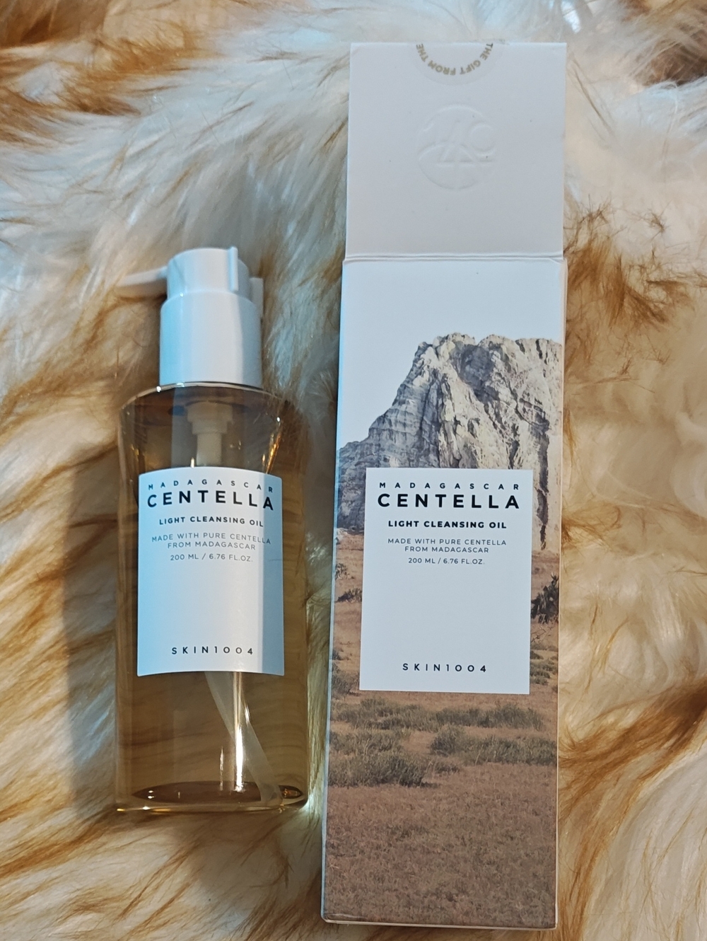 Madagascar Centella Light Cleansing Oil - Clear/Light Amber
